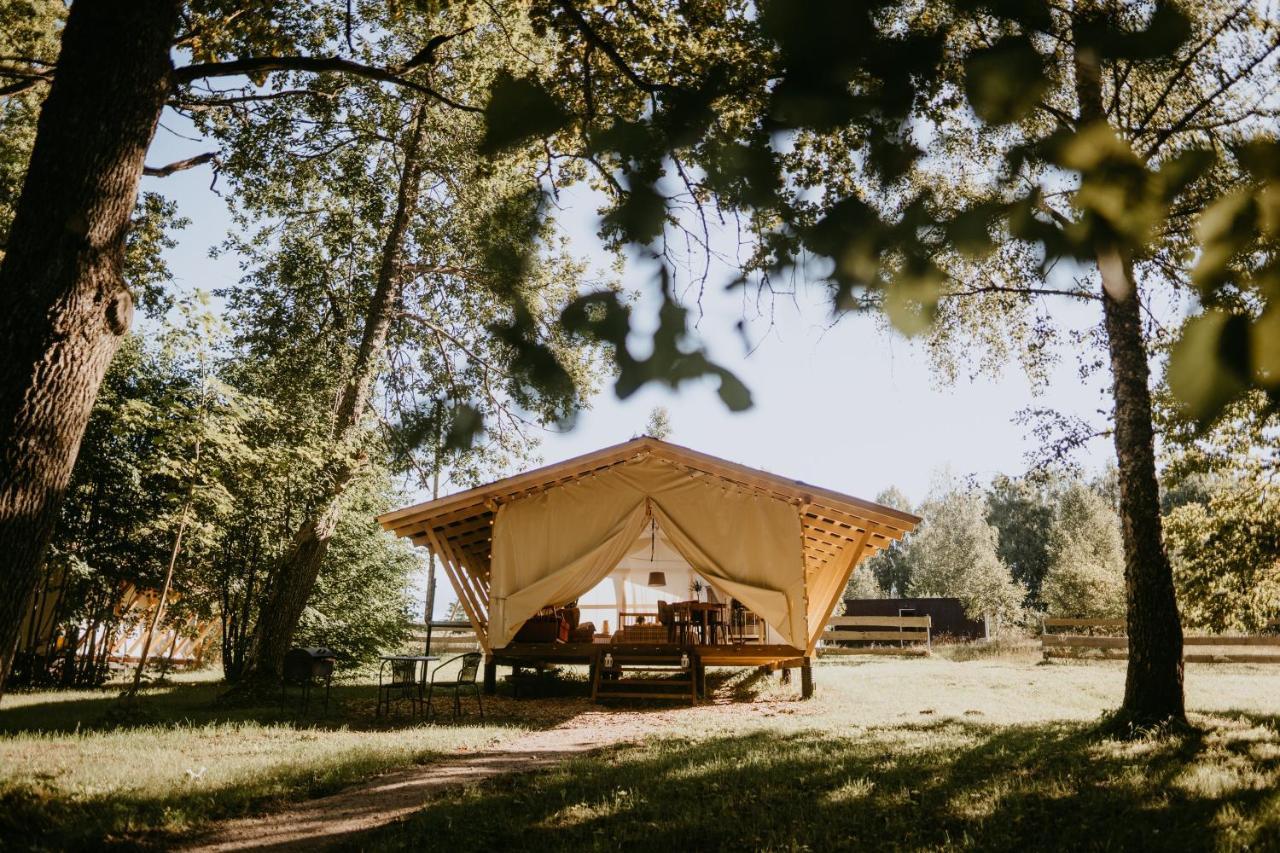 Dundurini Hotel Talsi Kültér fotó